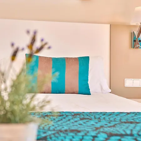 Otel Universal Lido Park & 4*
